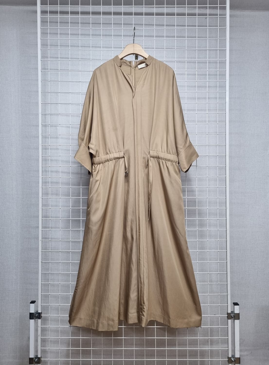 르베이지 원피스 상품이미지1