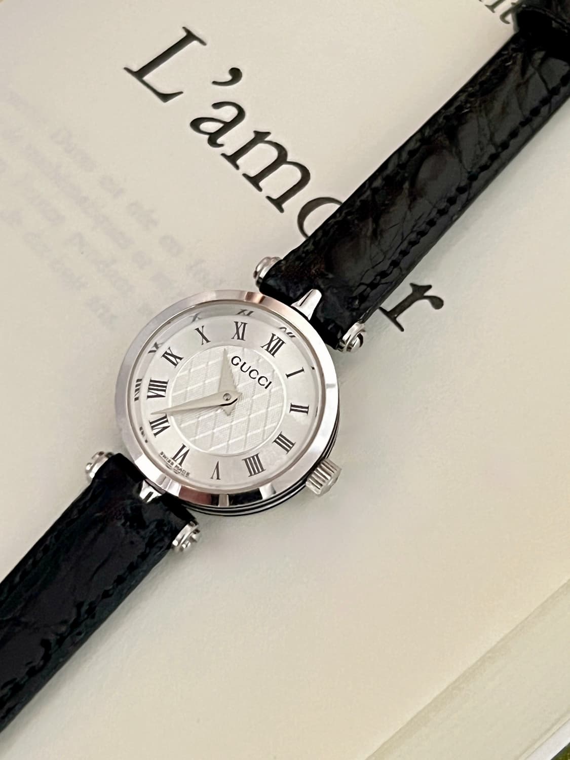 구찌 실버 라운드 여성 시계 / 정품감정 . 케어 상품이미지3