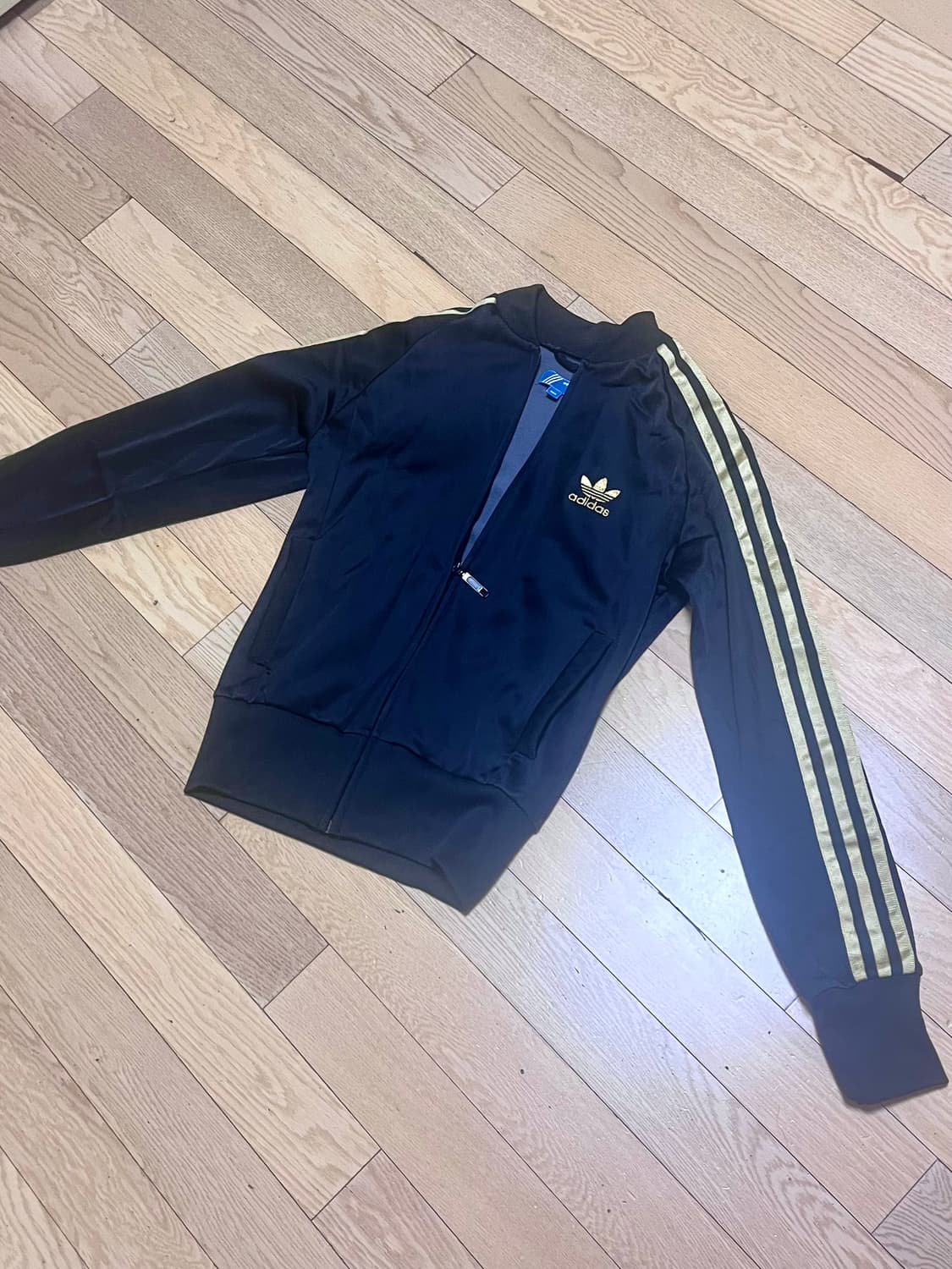 아디다스 검금 희귀 져지(핏예쁨슬림핏) 상품이미지1