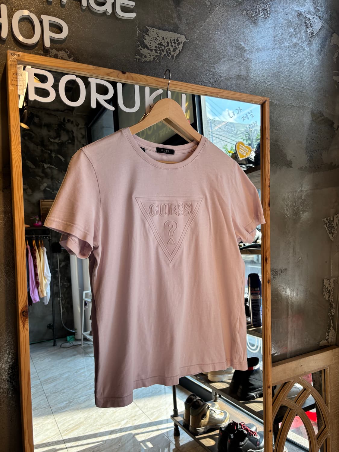 게스 삼각로고 반팔 티셔츠 상품이미지1