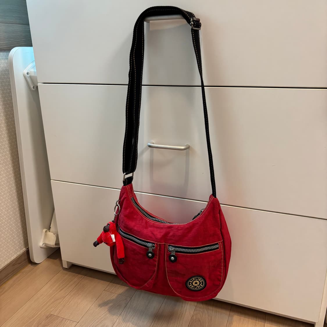 키플링 레드 숄더 크로스백 상품이미지2