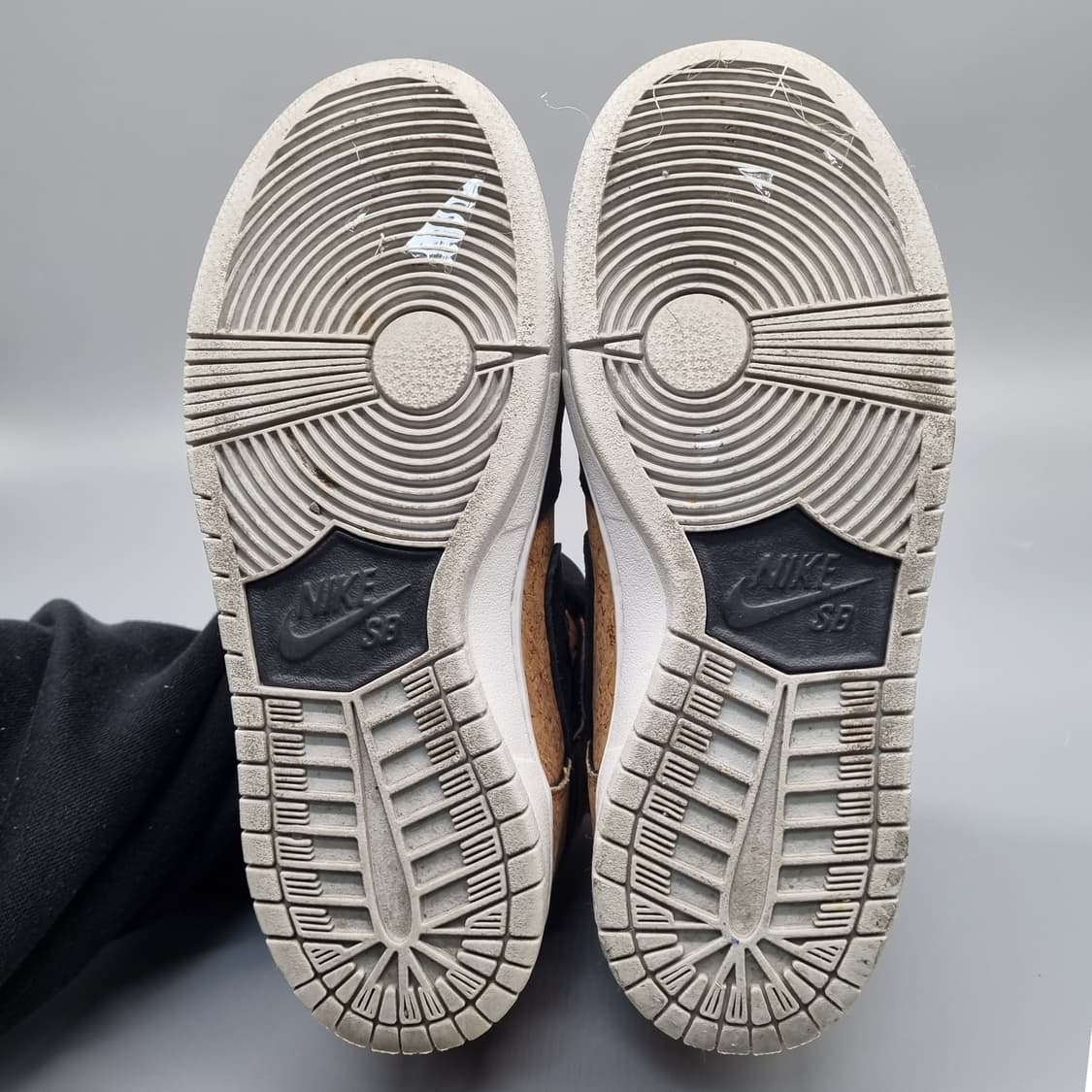 나이키 덩크 프리미엄sb 코르크 미드 240 상품이미지3