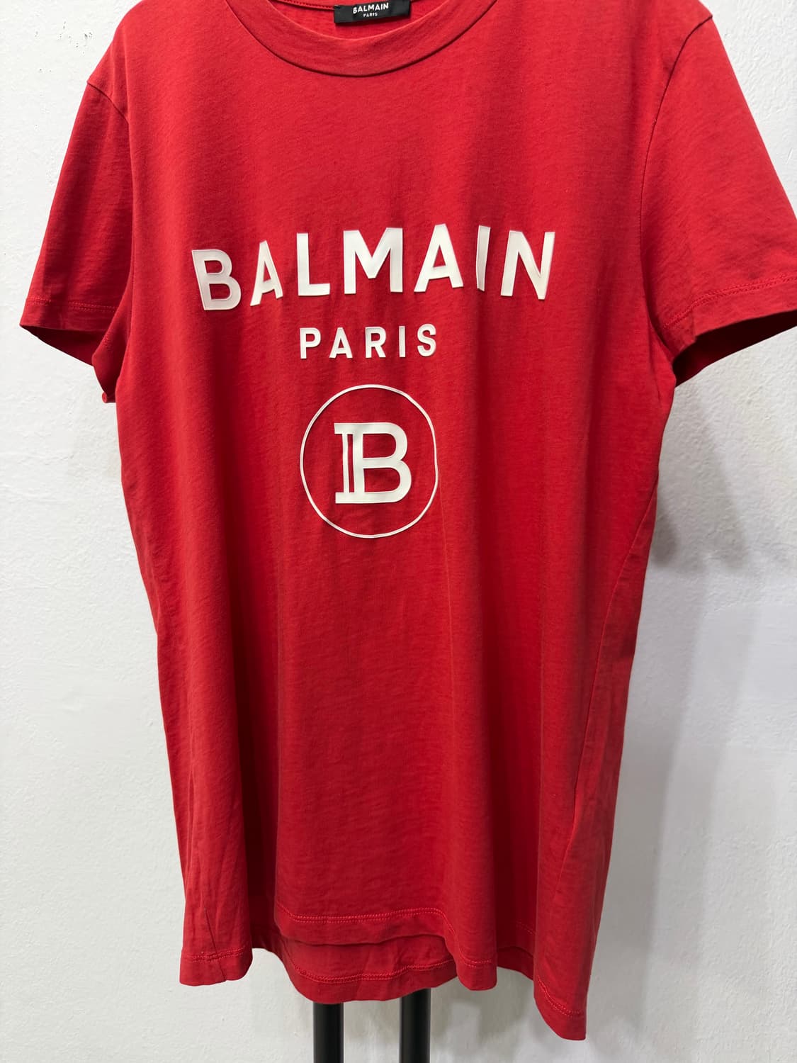 매장판정품) 발망 20ss BALMAIN 레드 로고 반팔티 M 상품이미지3