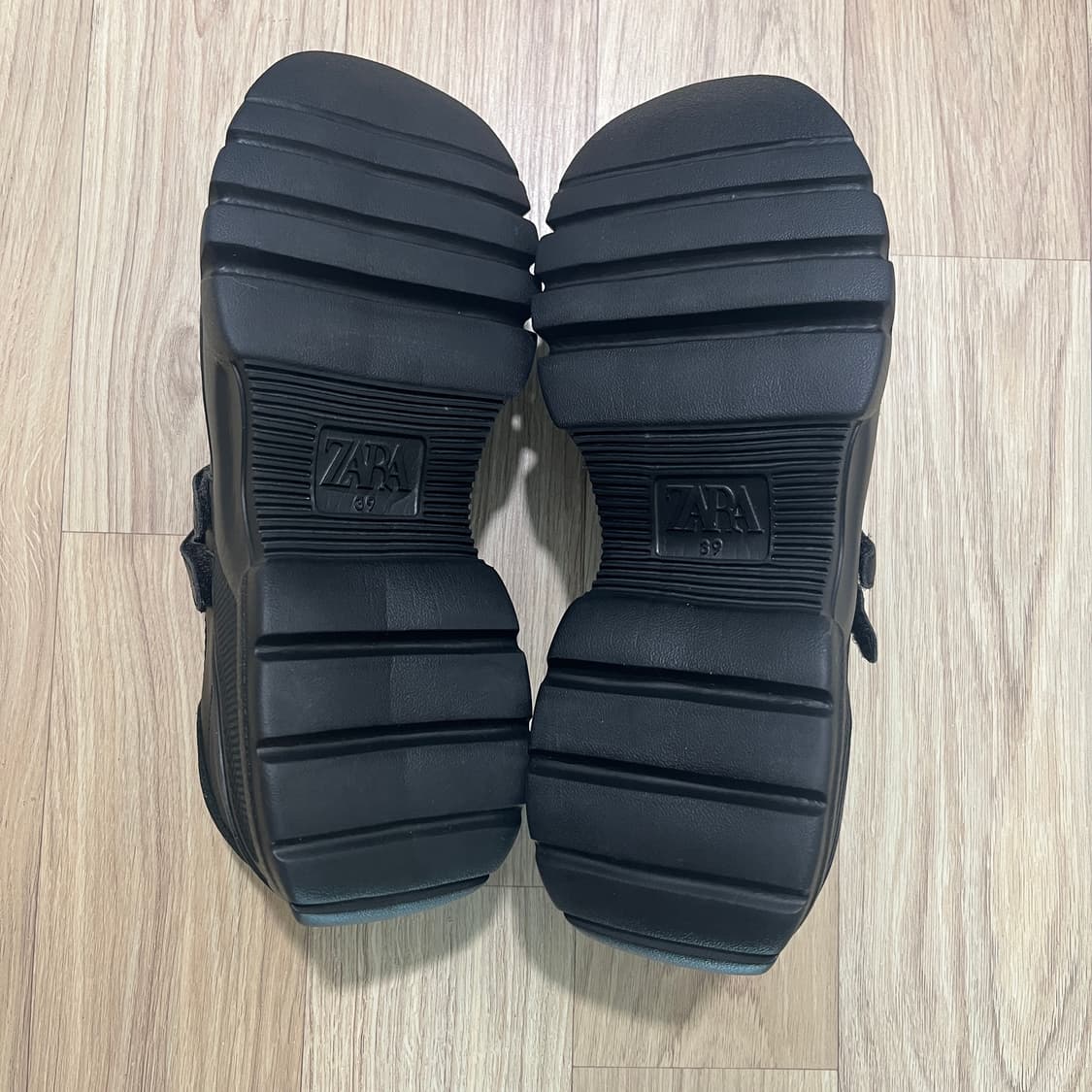 자라 스포츠 발레리나 플랫슈즈 상품이미지3