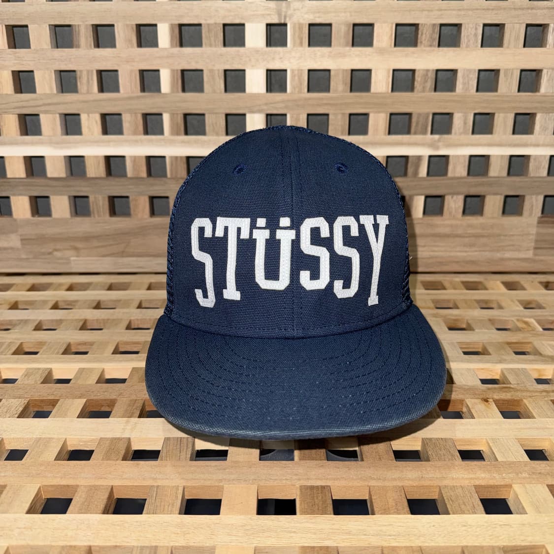 스투시 뉴에라 트러커캡 상품이미지1