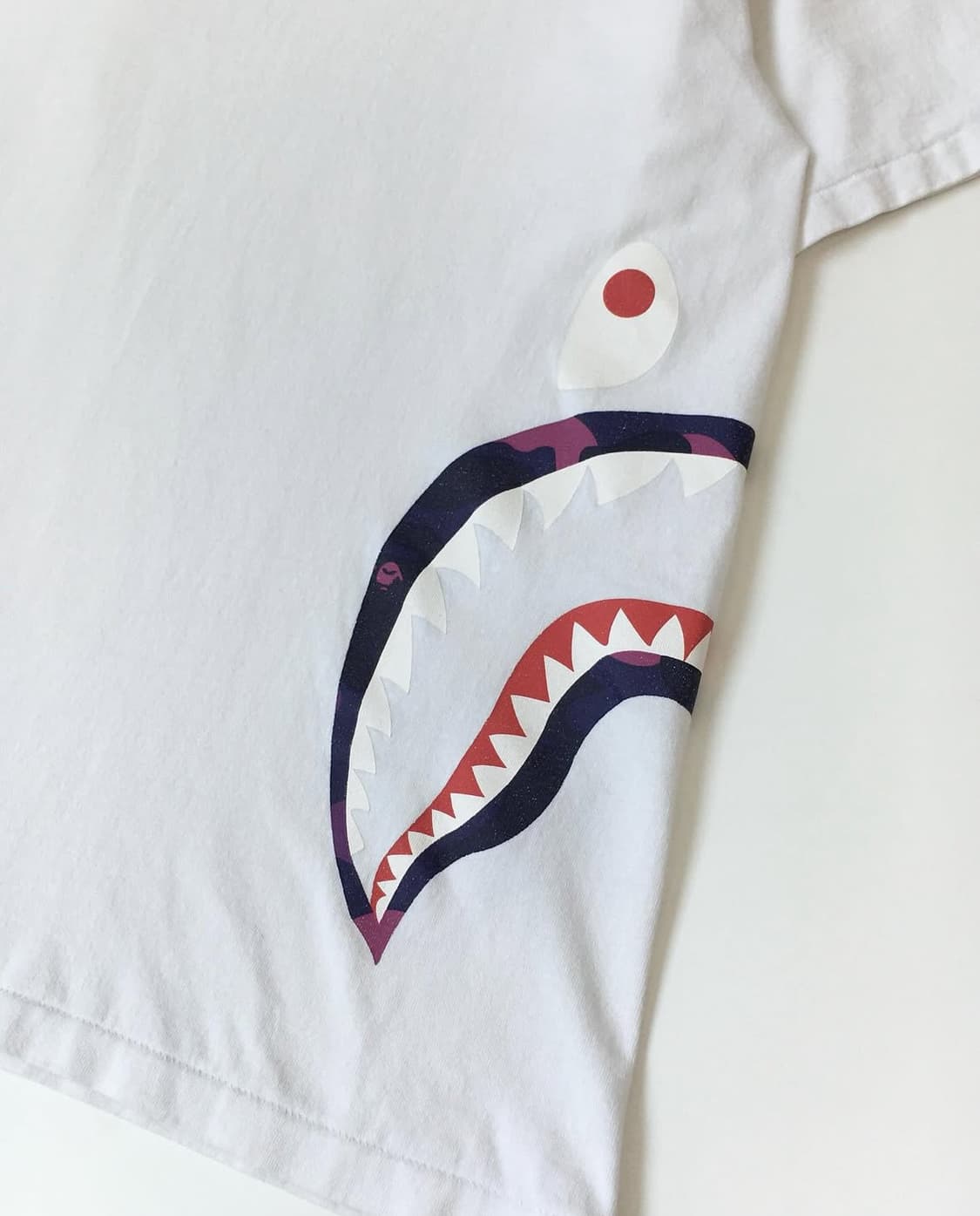 Bape 베이프 화이트 사이드 샤크 티셔츠 상품이미지4