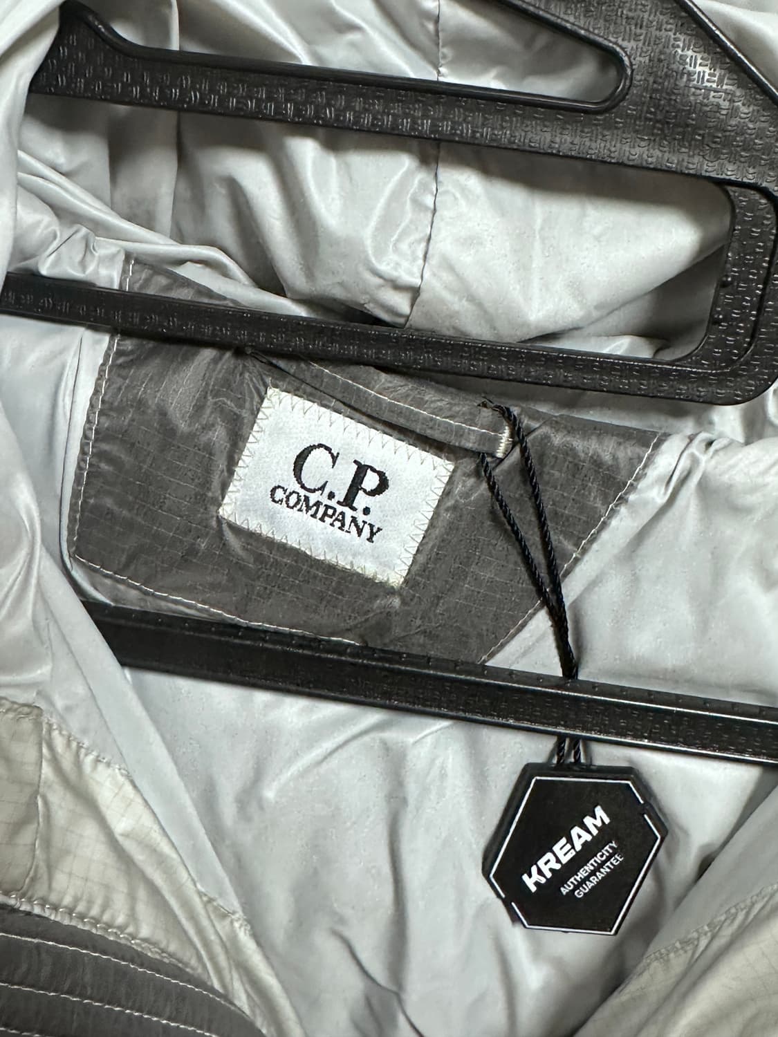 C.P. 컴퍼니 한국 한정 D.D.쉘 후드 다운 자켓 루나 락 상품이미지3