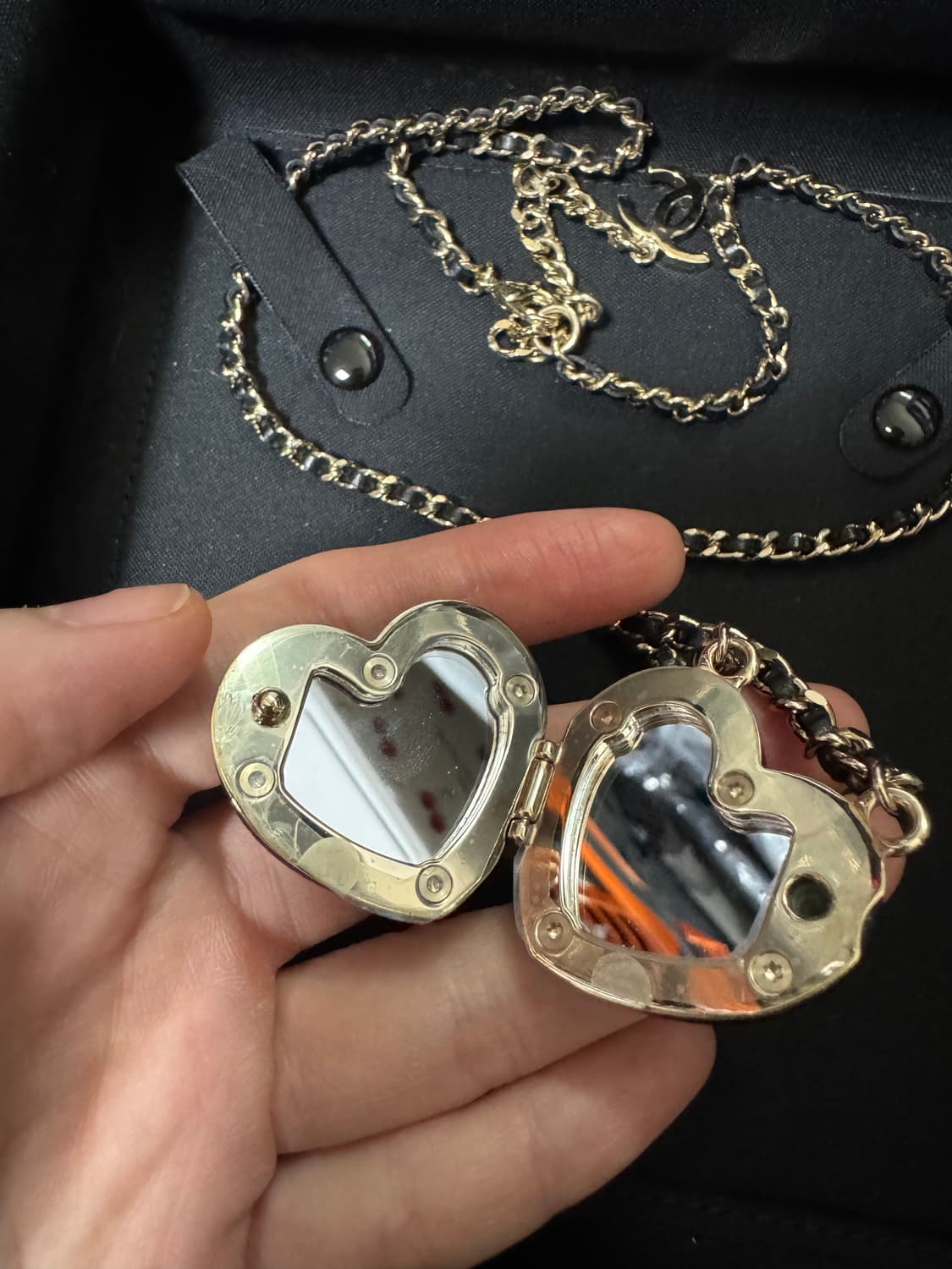 샤넬 하트 레더 네크리스 AB9463 상품이미지3