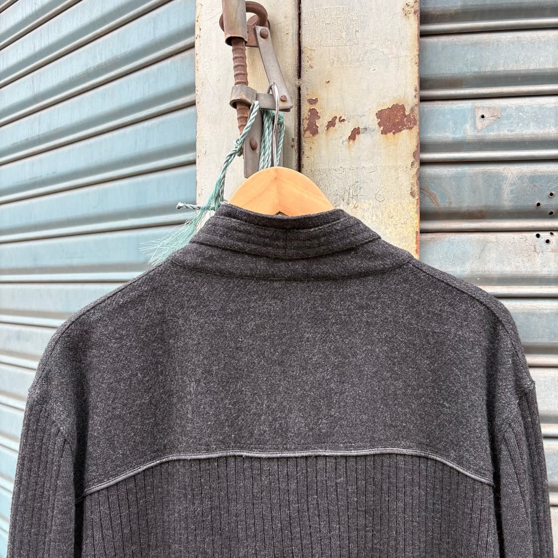 캘빈클라인 하이넥 버클 집업 니트 상품이미지5