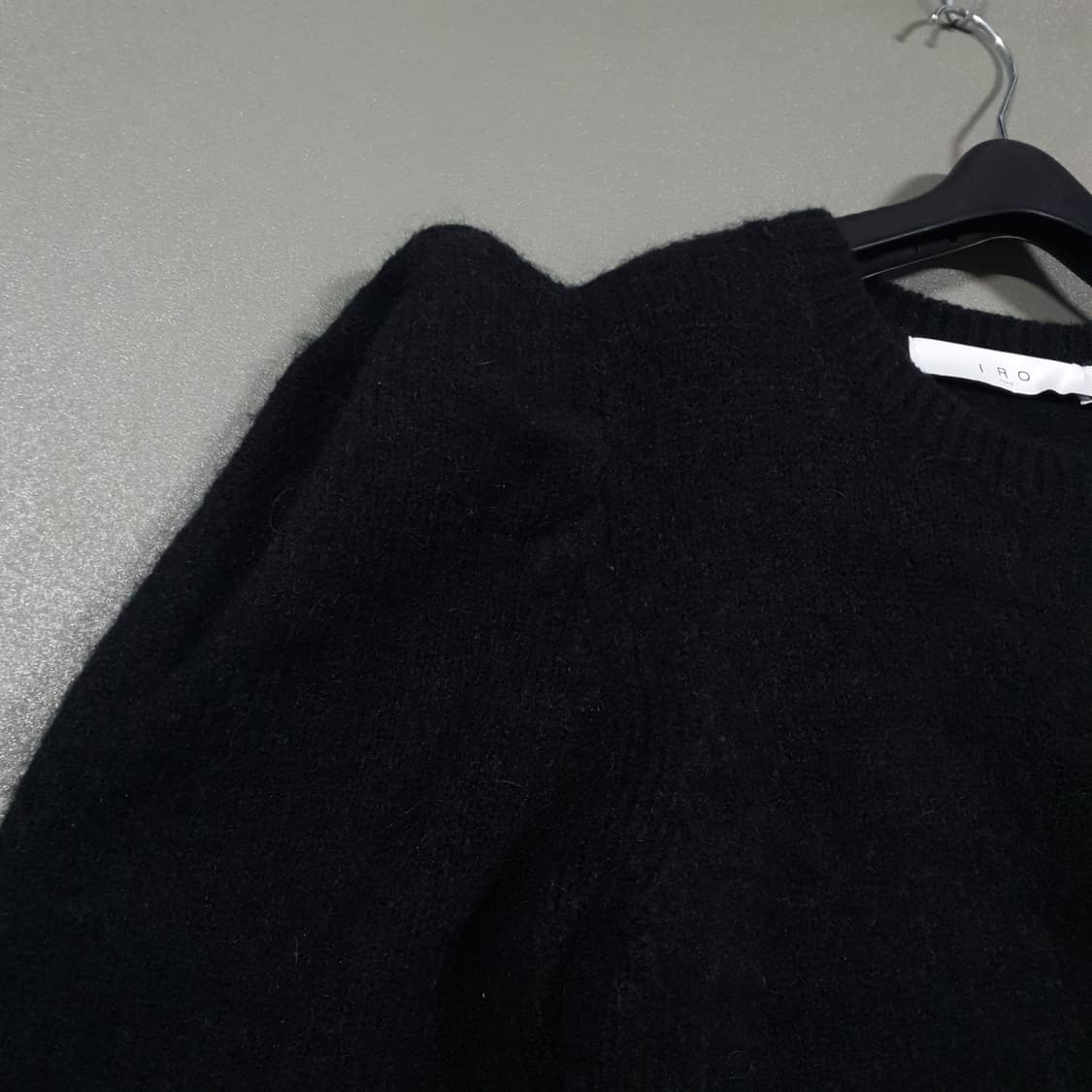 이로 IRO 신형 22FW 퍼프 숄더 울 크롭 니트 스웨터 블랙 여성 S 상품이미지3