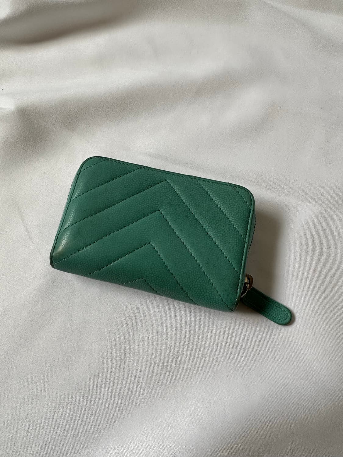 샤넬 여성 캐비어 지퍼돌이 카드지갑 스카이블루 금장 상품이미지5