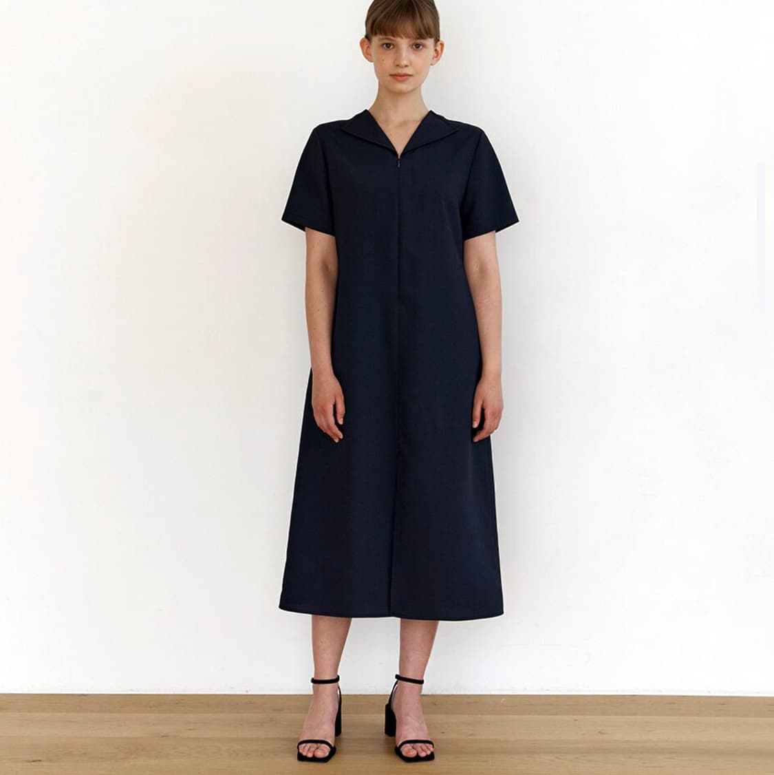 스프링크로커스(springcrocus) 네이비 카라 지퍼원피스 새상품 상품이미지1