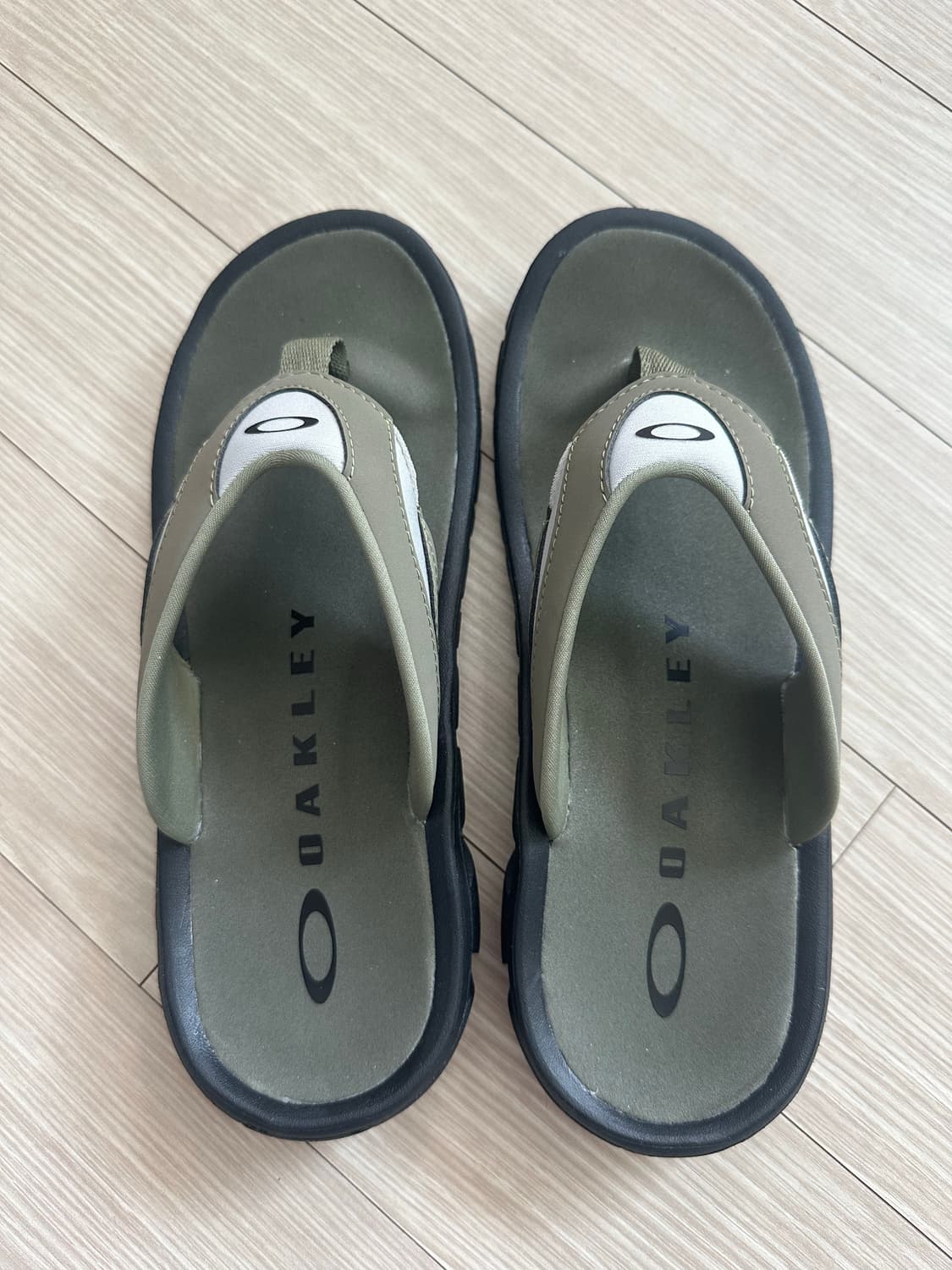 [새상품]오클리 쪼리 250(카키색) 상품이미지2