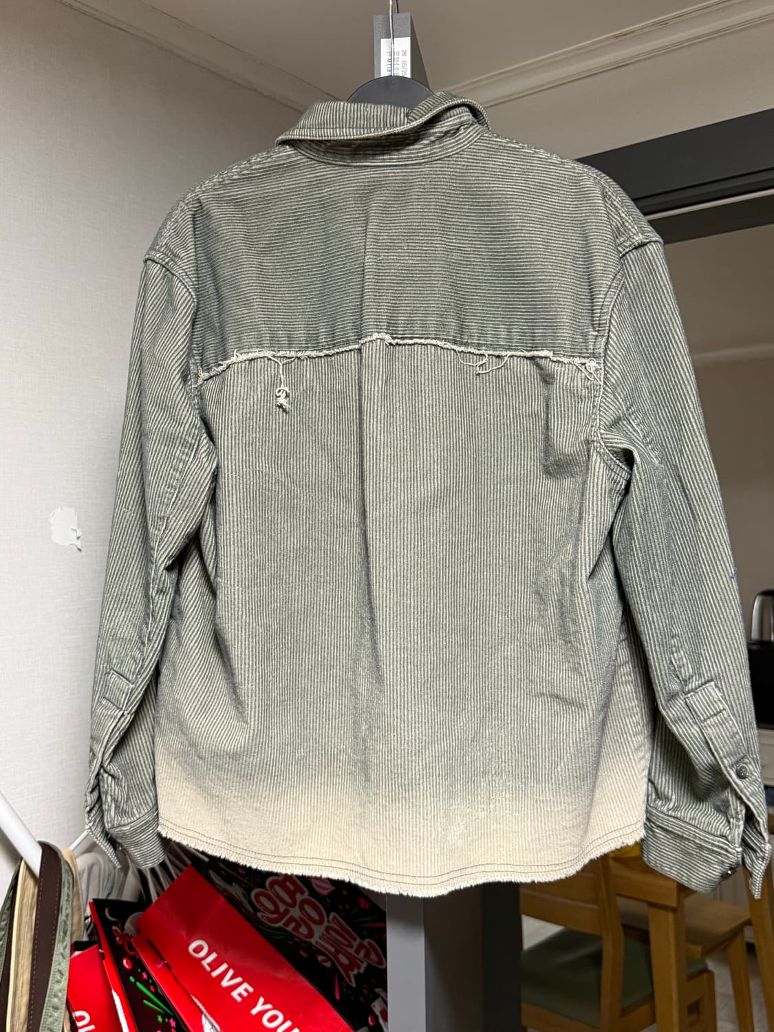 쿠어 그라데이션 프린티드 크롭 셔츠 (투톤그레이) coor 상품이미지5