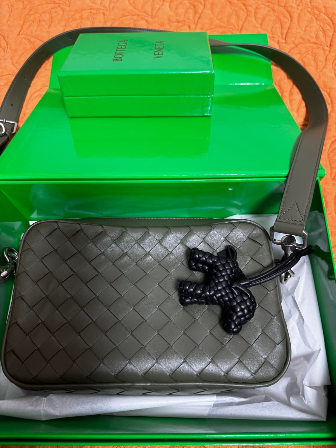 보테가베네타 크로스백 민트급 진짜 두번찬 새상품 상품이미지1
