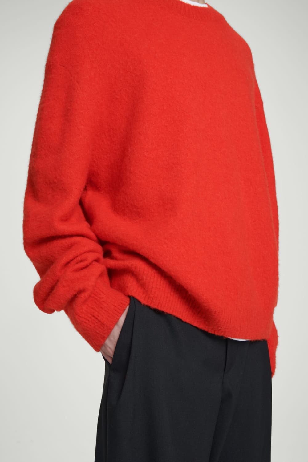 COS 브러쉬드 울 크루넥 스웨터  상품이미지5