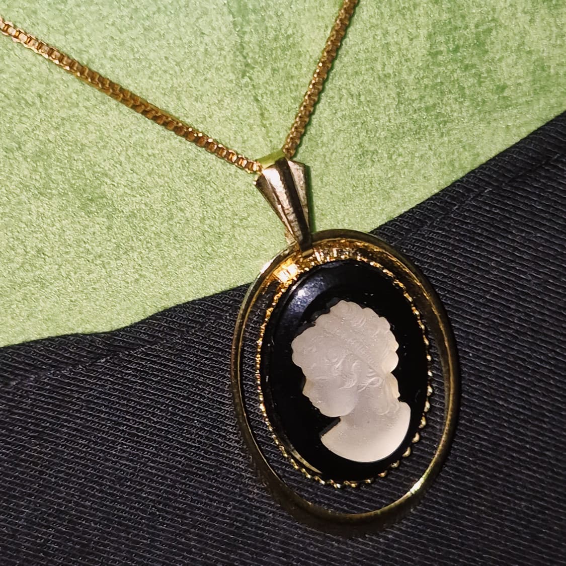 70s 일본 엔틱 여인 불투명 카메오 목걸이 상품이미지9
