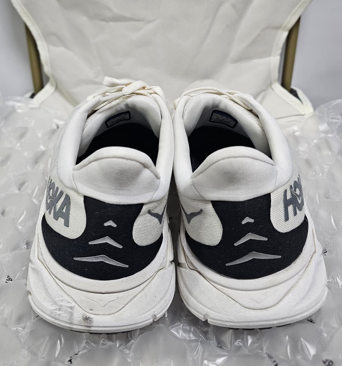 호카오네오네 아라히6 러닝화 와이드285 상품이미지3