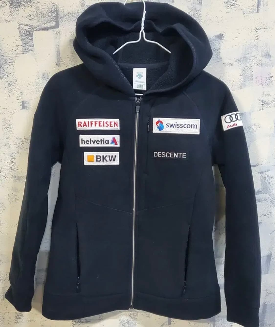 데상트 스위스스키 후드집업 상품이미지1