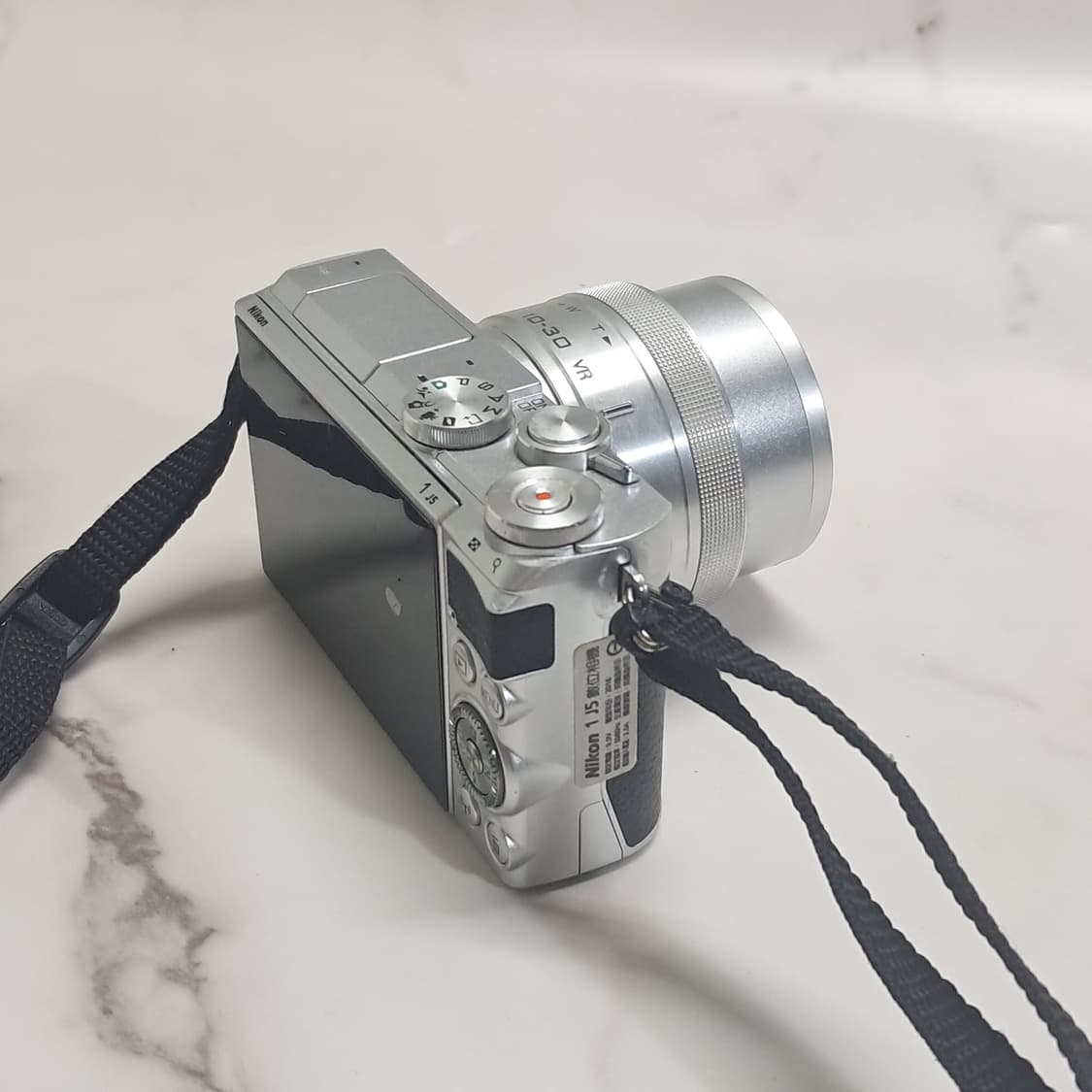 A급 Nikon1 J5 미러리스 바디 / 10-30mm 렌즈 상품이미지5