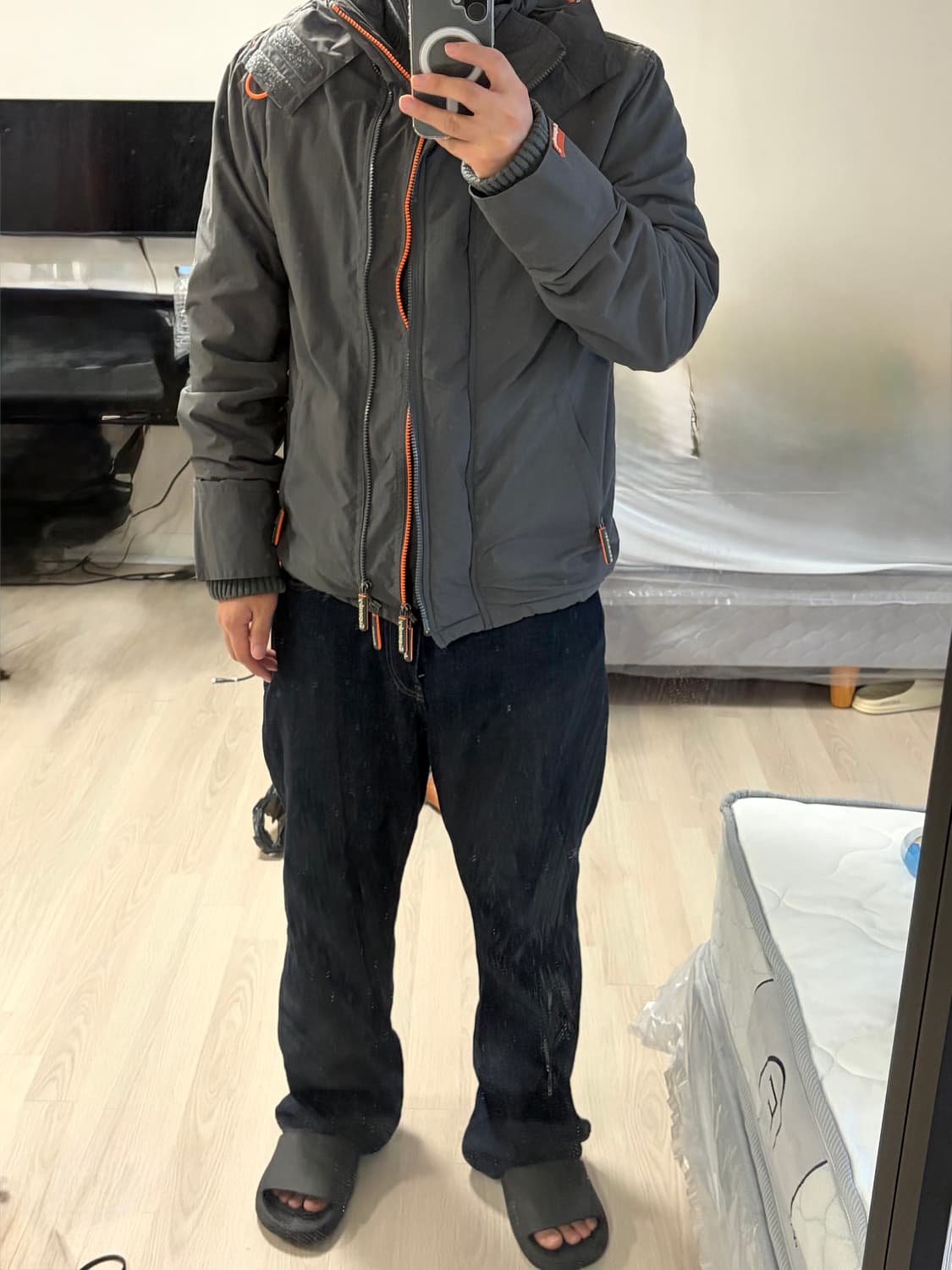 유니클로 JW앤더슨 스트레이트진 상품이미지1