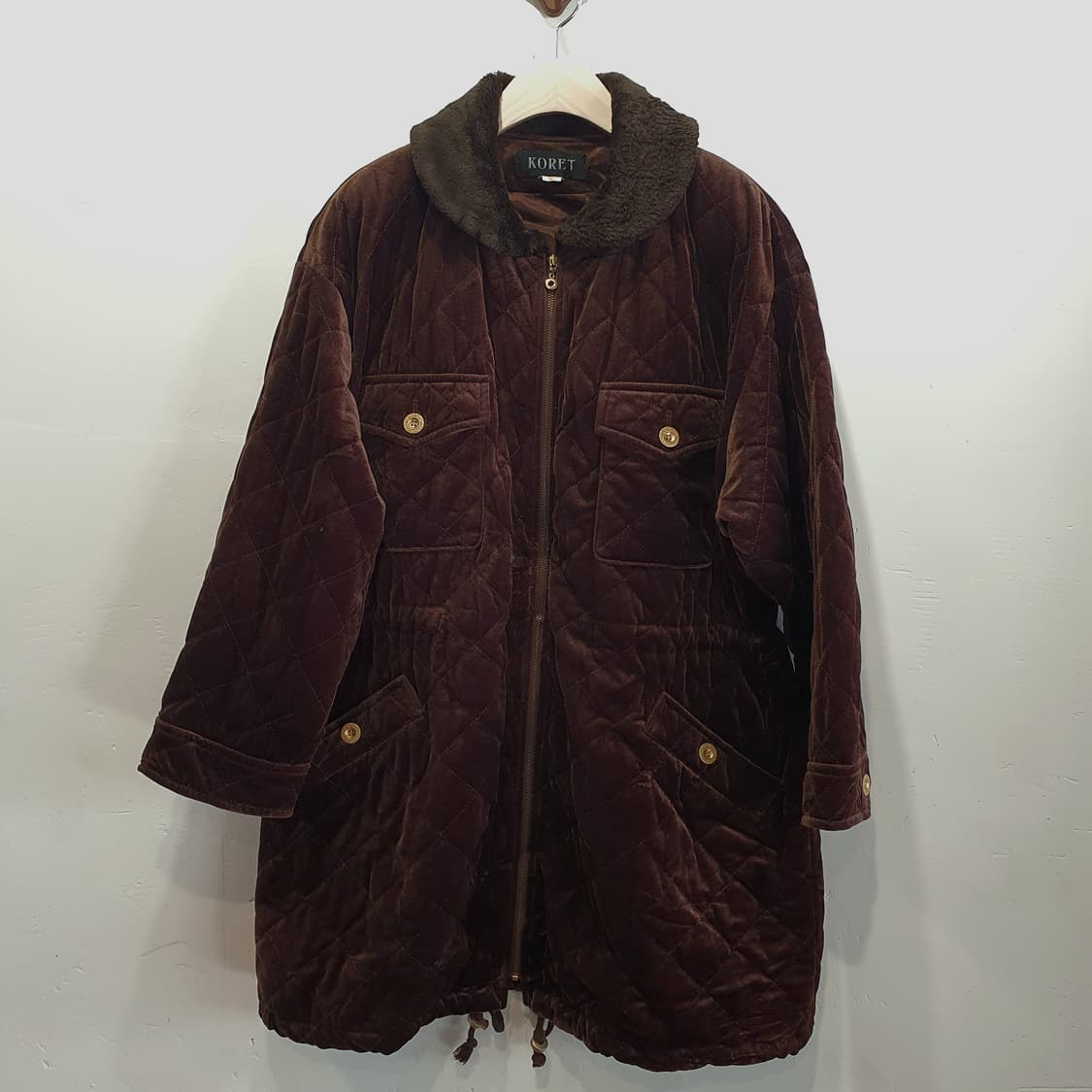 koret 벨벳 퀼팅 점퍼 상품이미지1