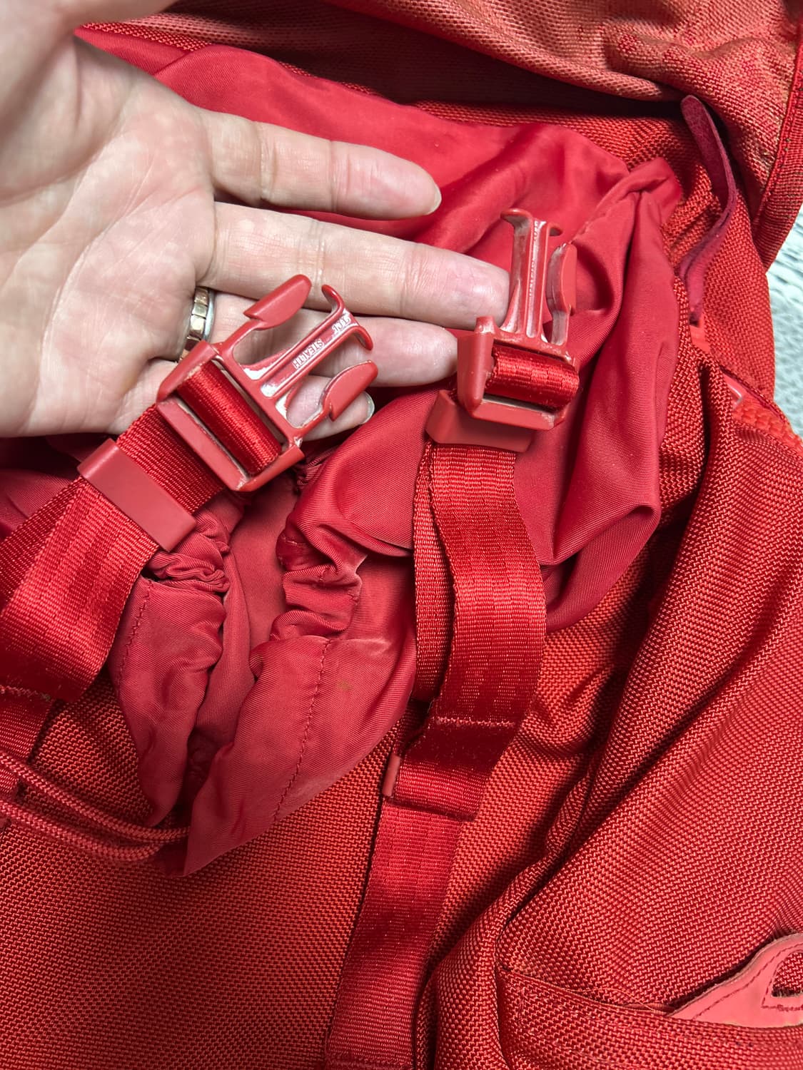 VISVIM 올드비즈빔 레드 발리스틱 25L 백팩 상품이미지4