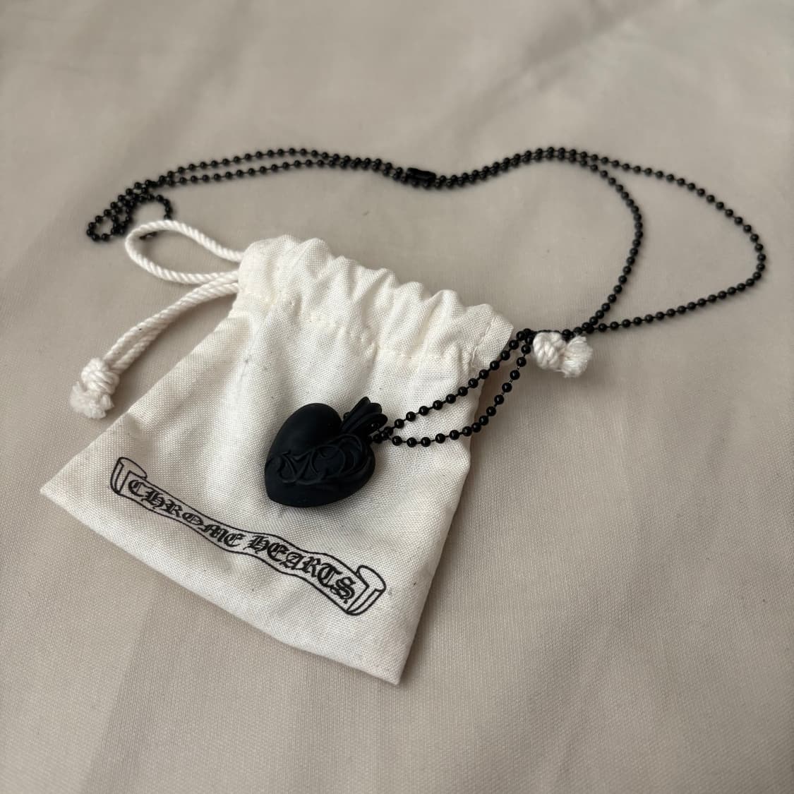 크롬하츠 블랙 하트 실리콘 목걸이 상품이미지2