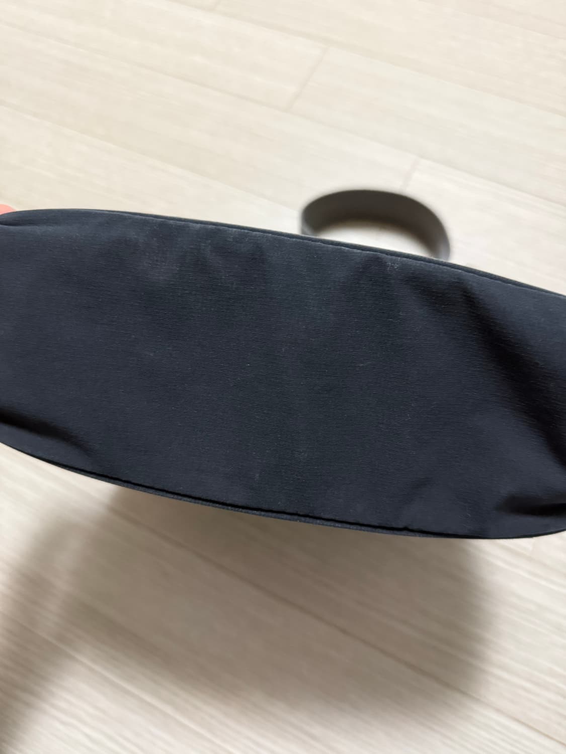 미스치프 롬버스 크로스백 블랙 상품이미지4