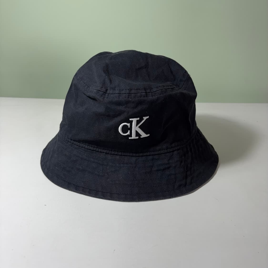 OS 캘빈클라인 CK 블랙 벙거지 버킷햇 상품이미지2