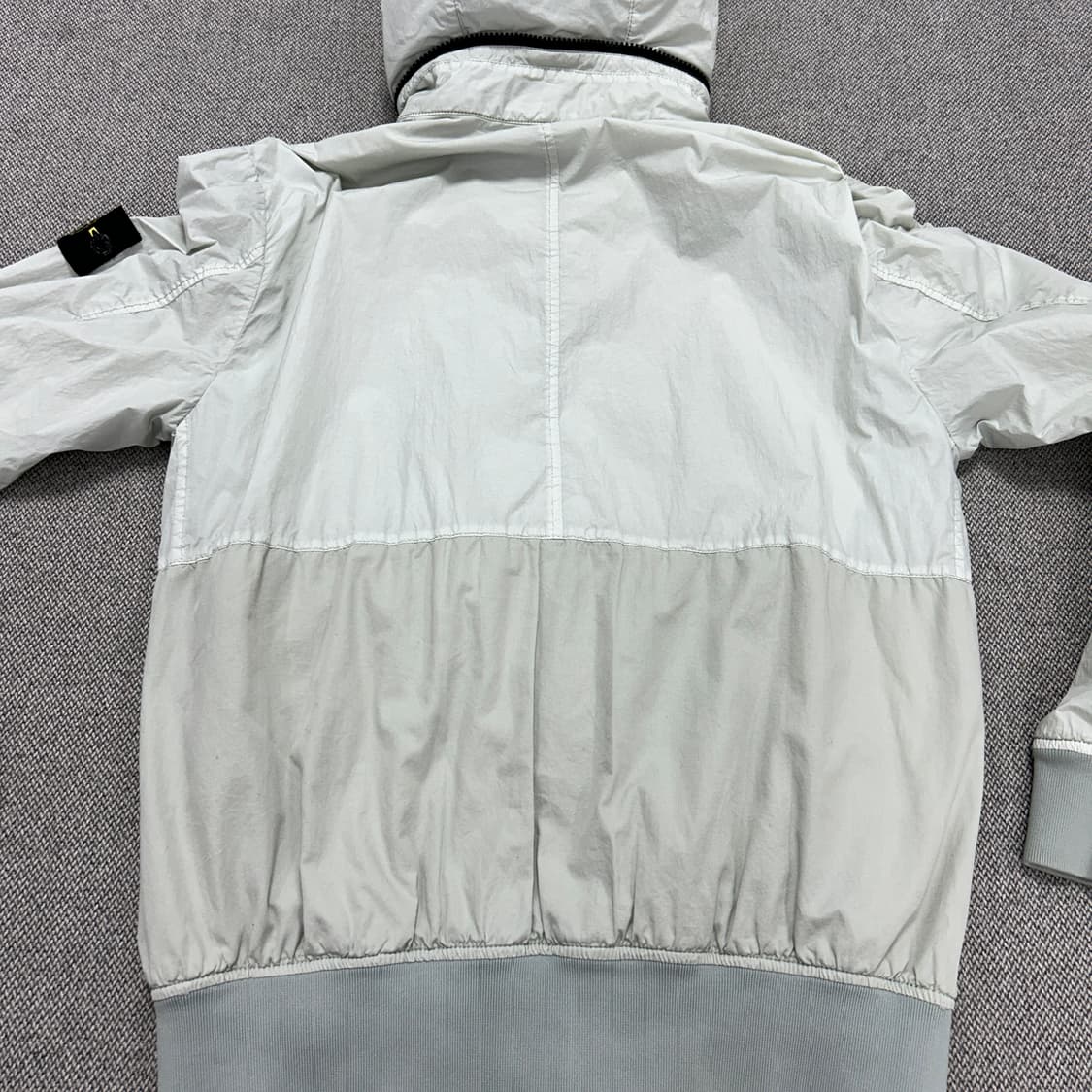 스톤아일랜드 가먼트다이 크링클랩스 후드자켓(M) 상품이미지10