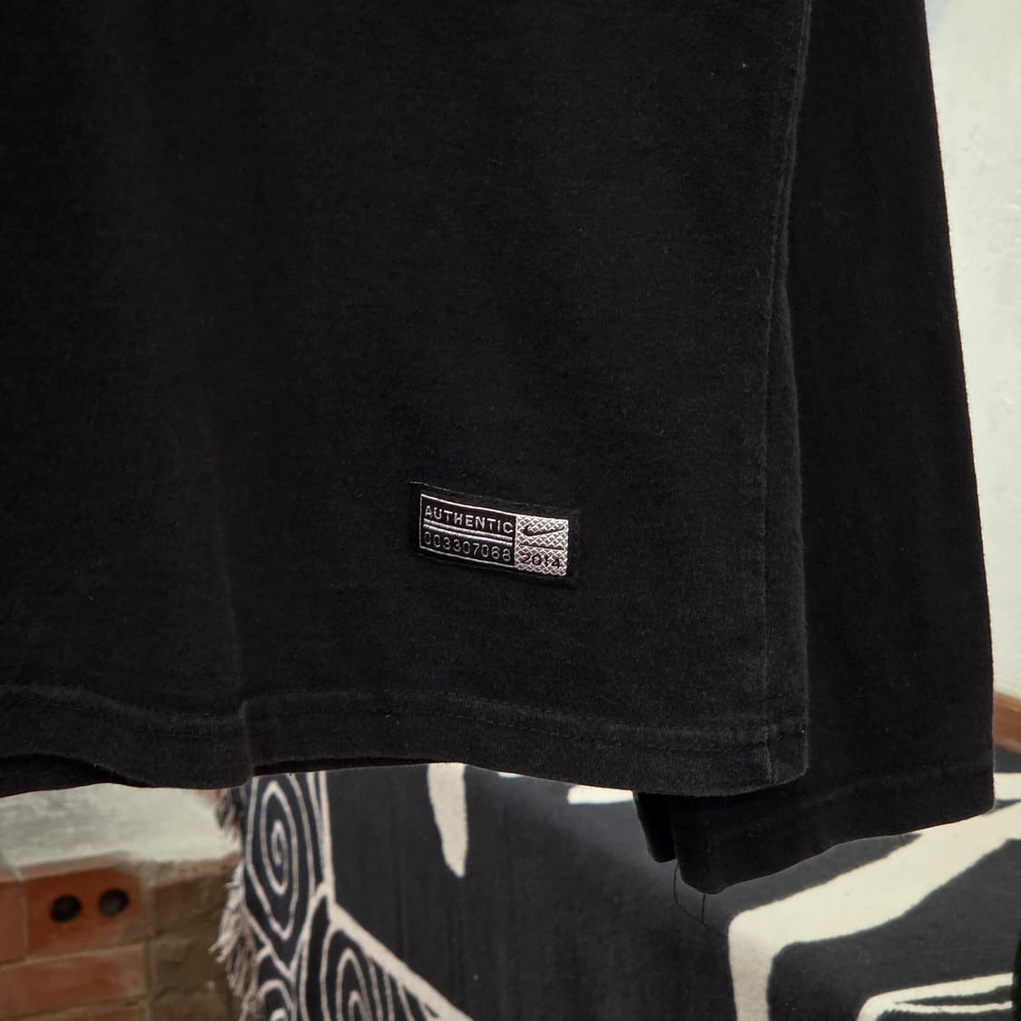 나이키 스우시 로고 블랙 롱슬리브 상품이미지4