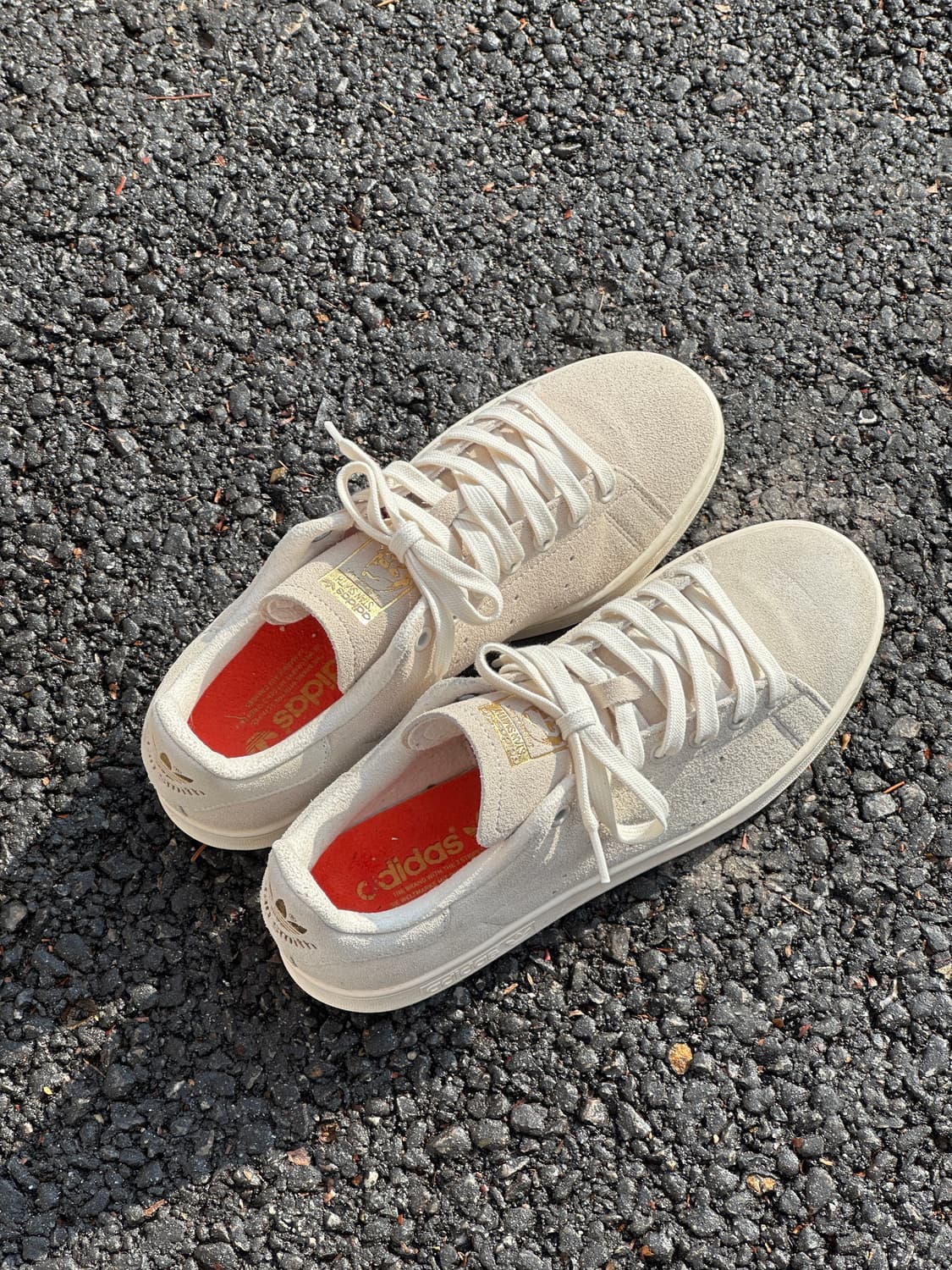 [255] 아디다스 스탠스미스 스웨이드 아이보리 스니커즈 상품이미지2