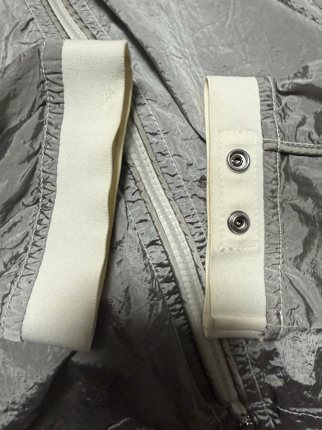 스톤아일랜드 22ss 나일론메탈 오버셔츠 아이스 XL 상품이미지3