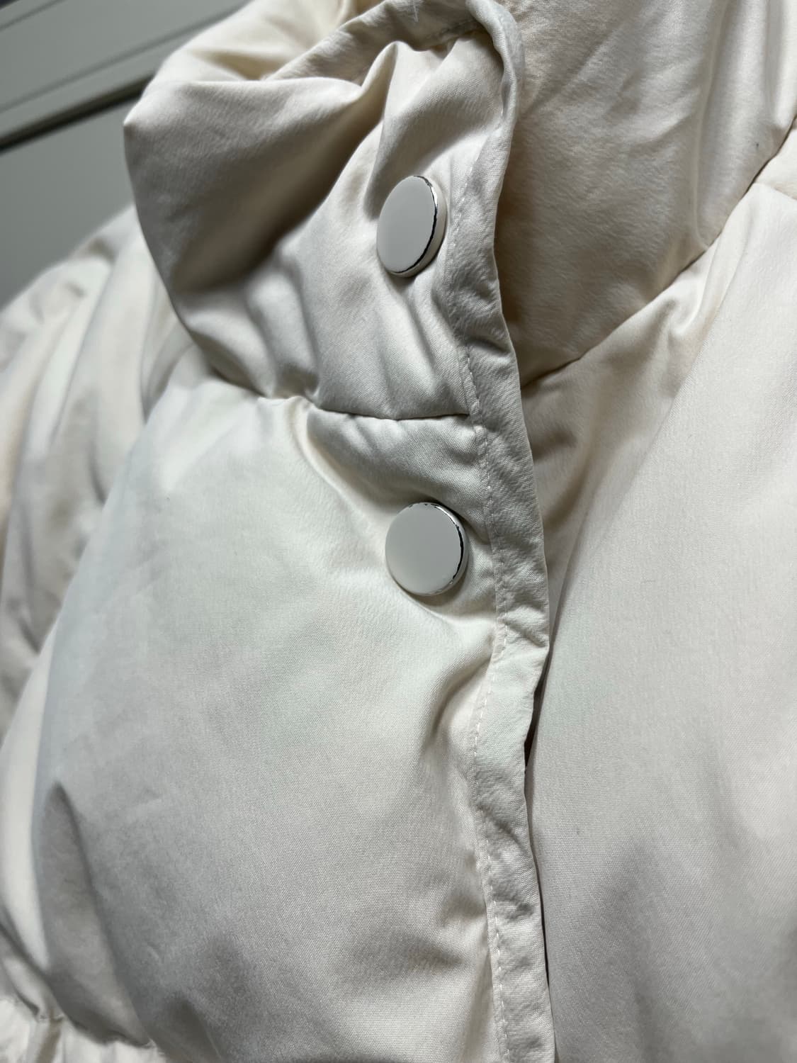 낫띵리튼 푸퍼 숏 스트링 구스 다운 패딩 상품이미지4