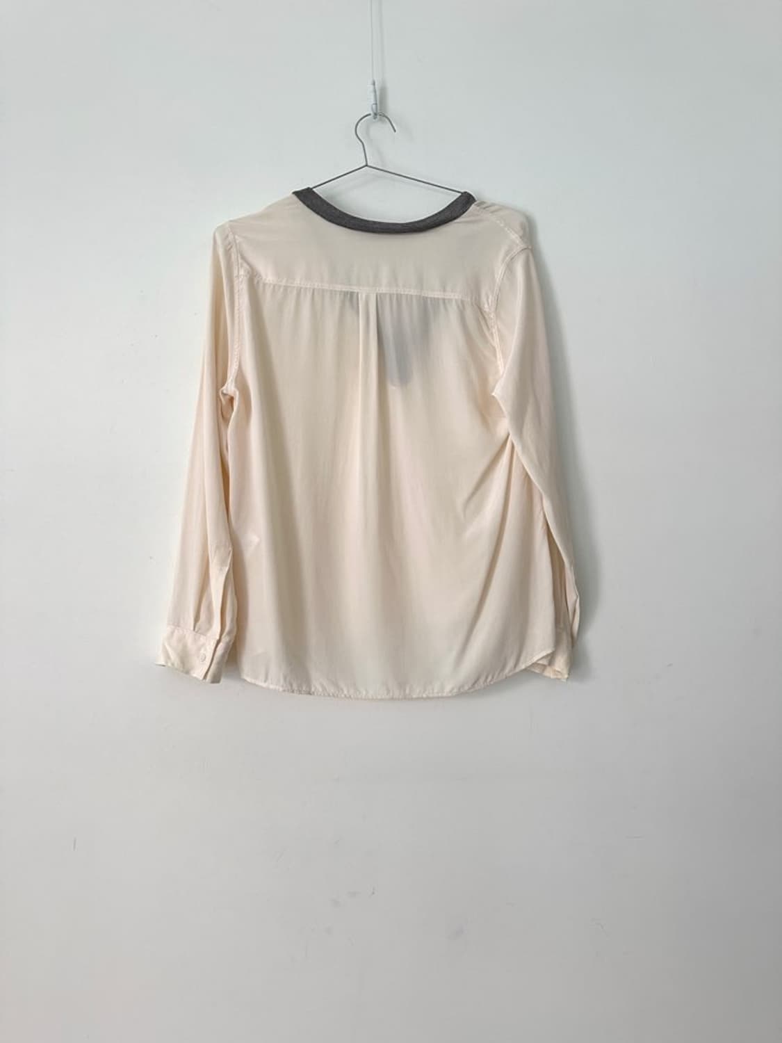 SANDRO v - neck silk blouse 상품이미지3