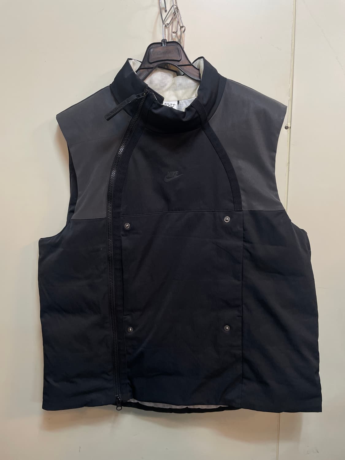 나이키 테크팩 패딩 조끼 상품이미지1