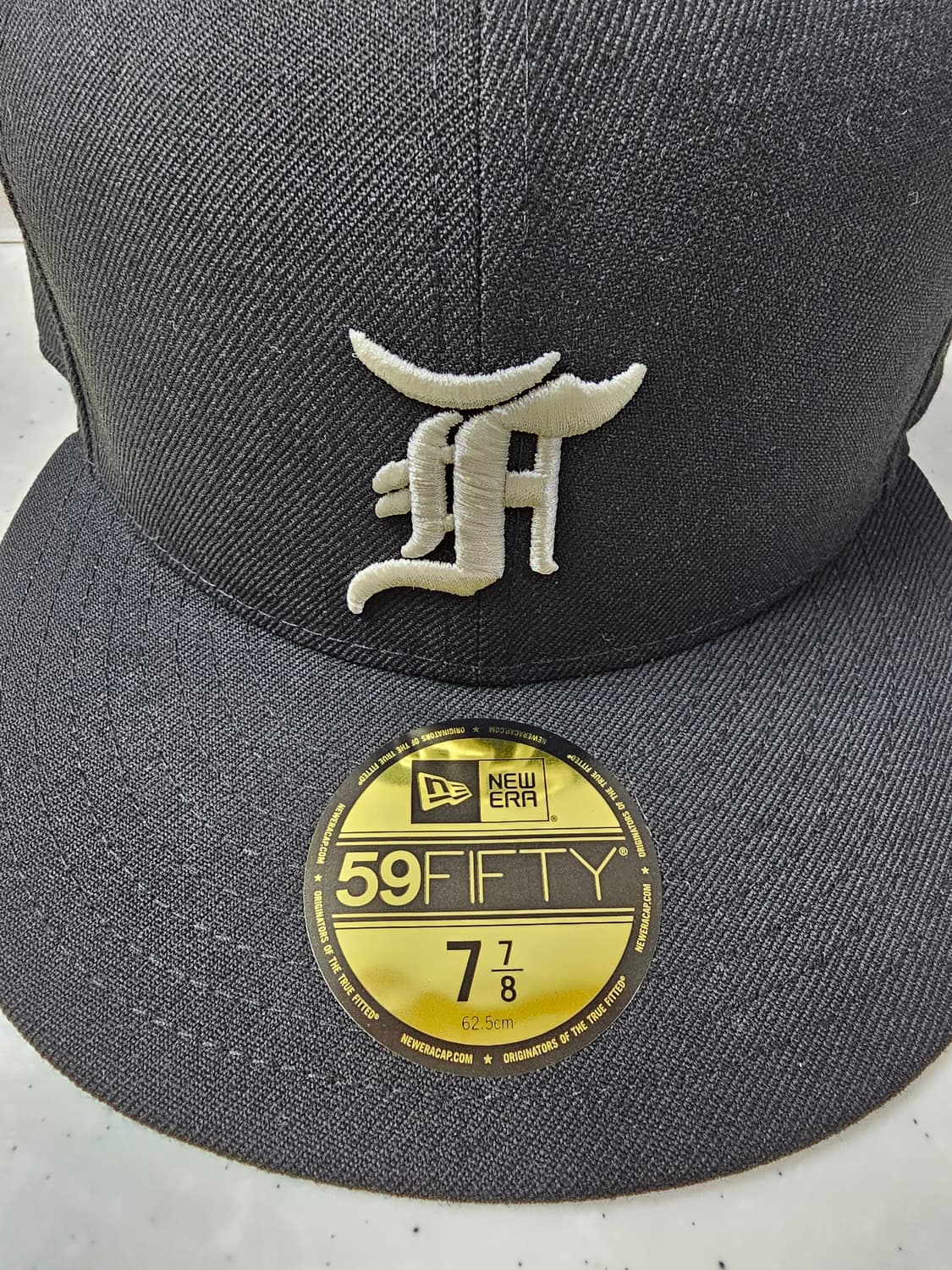 [새상품][7 7/8] 피어오브갓 에센셜 뉴에라 59FIFTY 블랙  상품이미지2