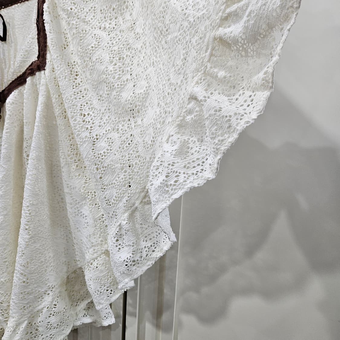 레이스 프릴 케이프 블라우스 상품이미지3