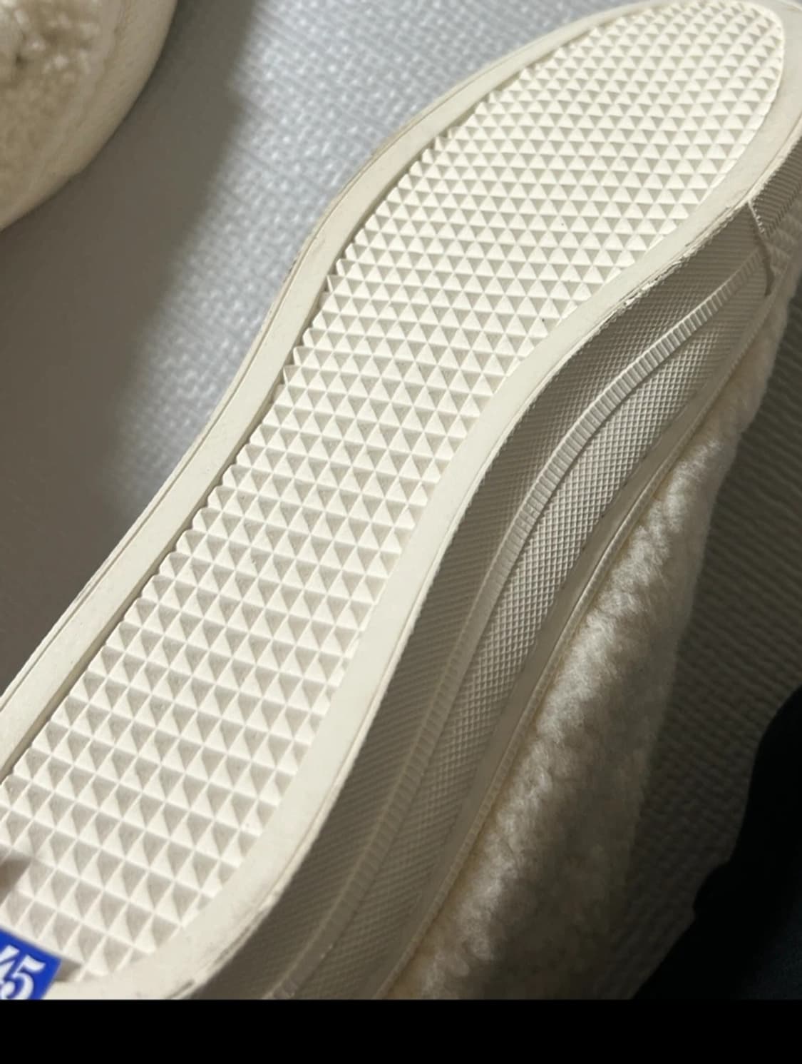 KUHO 쿠호 아이보리 털 스니커즈 245 / 한섬 정품 상품이미지2