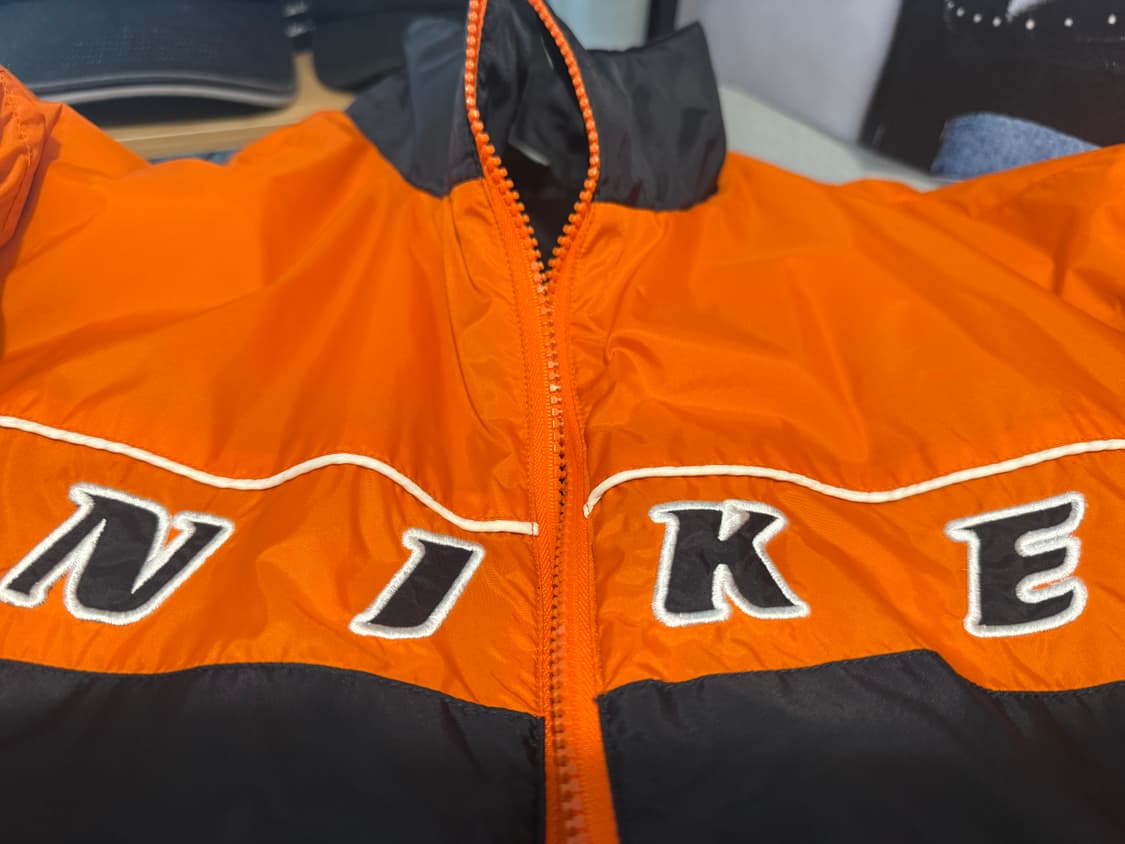 나이키 00s 센터자수 윈드브레이커 상품이미지3