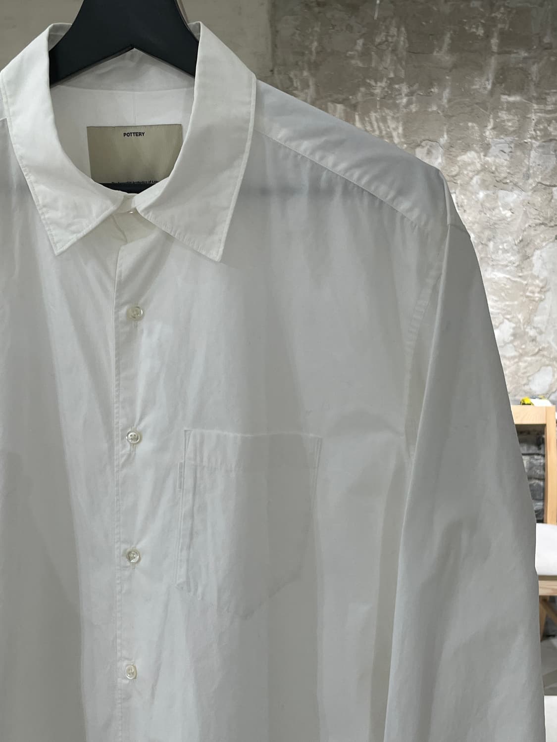 포터리 화이트 슈퍼리오 아이코닉 커프스 오가닉 셔츠 상품이미지3