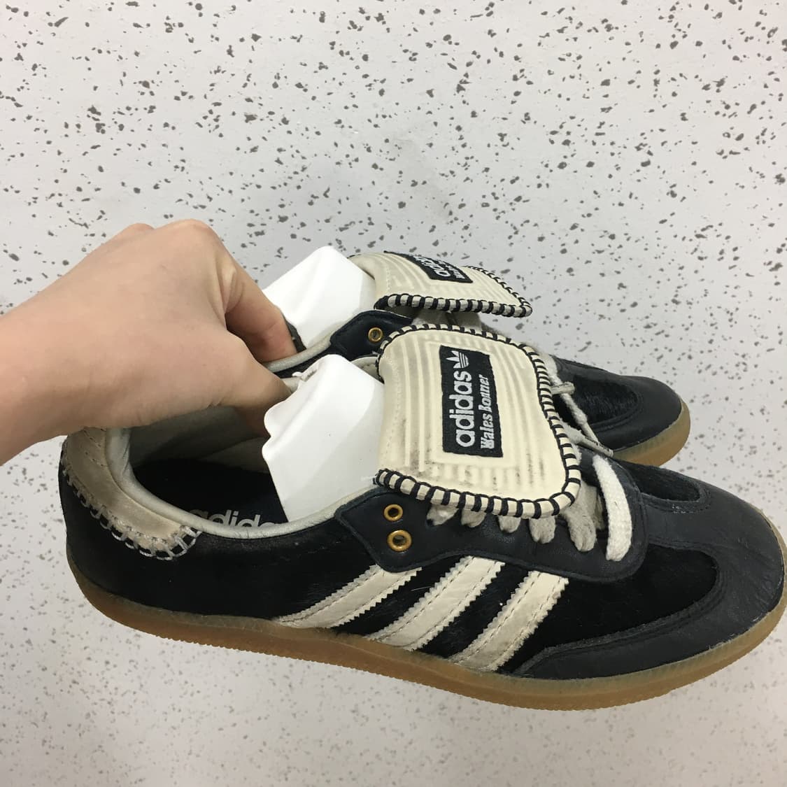 아디다스 X 웨일스보너 포니 토널 코어 블랙 크림화이트 250 상품이미지4