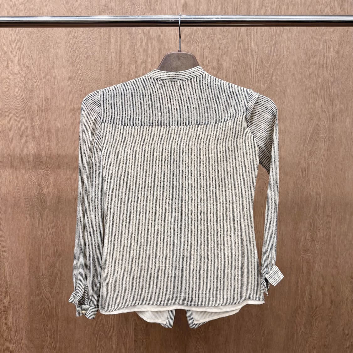 토리버치 블라우스 도트 스트라이프 패턴 프론트 러플 타이 디테일 아이보리 상품이미지3