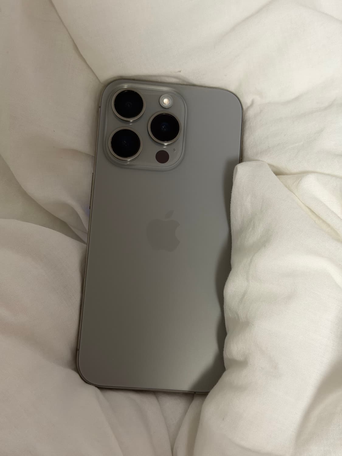 아이폰 15프로 상품이미지1