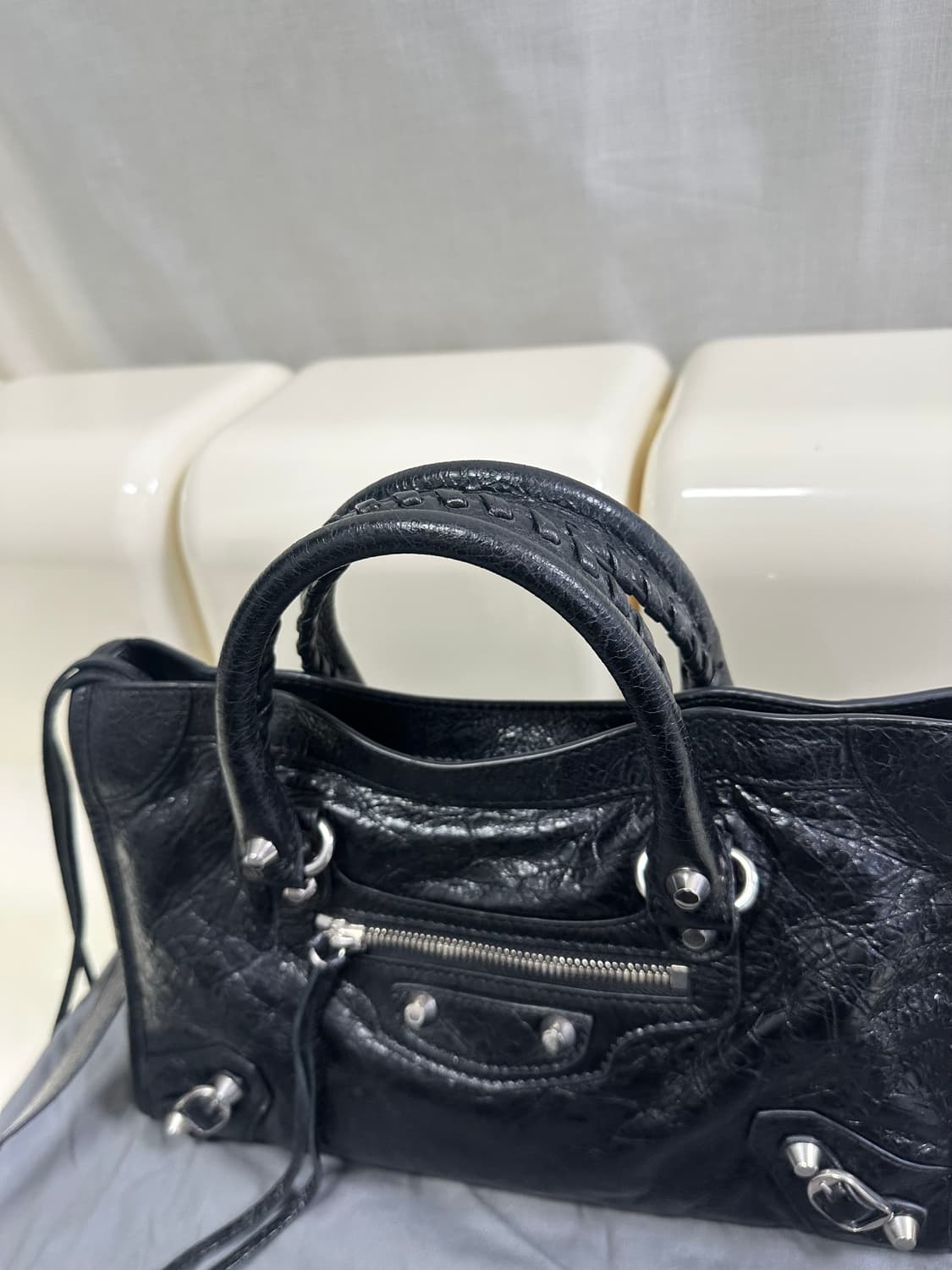 [거의 새상품급] 정품 발렌시아가 르 시티 모터백 스몰 상품이미지3