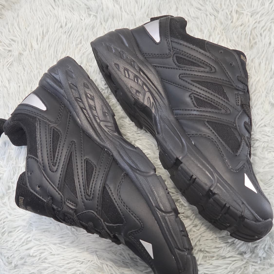 7a-8:락스톤 부스터 블랙 러닝화(245) 상품이미지7