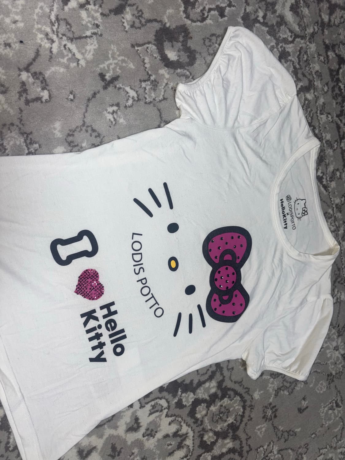 헬로키티 크롭티 상품이미지1