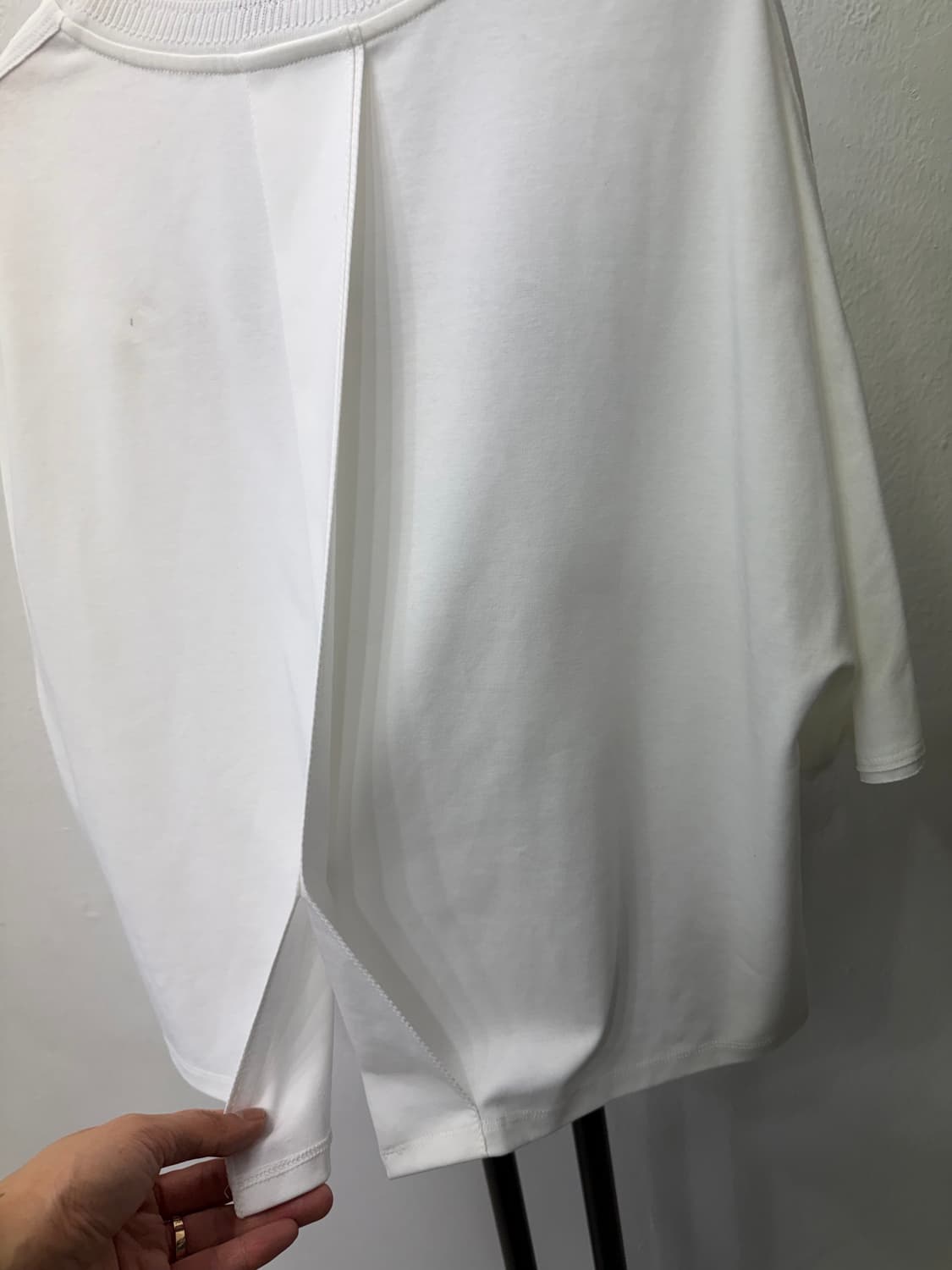 정품) 래트바이티 한섬 22ss 크롭 오버핏 반팔티 82 상품이미지6