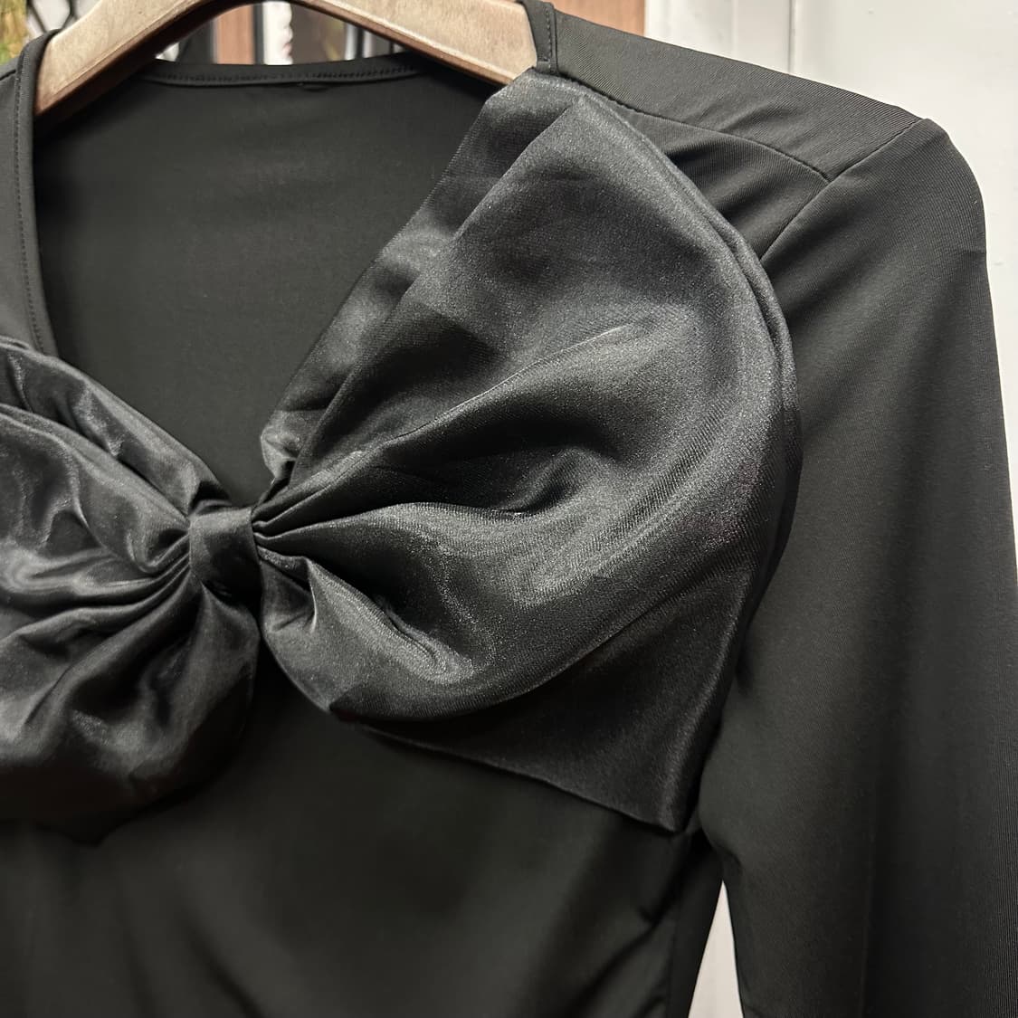 Satin Ribbon Black Long Sleeve Top 상품이미지5